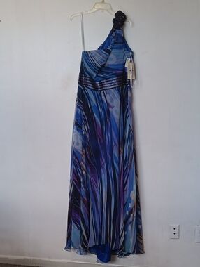 One-Shoulder Blue Patterned Evening Gown